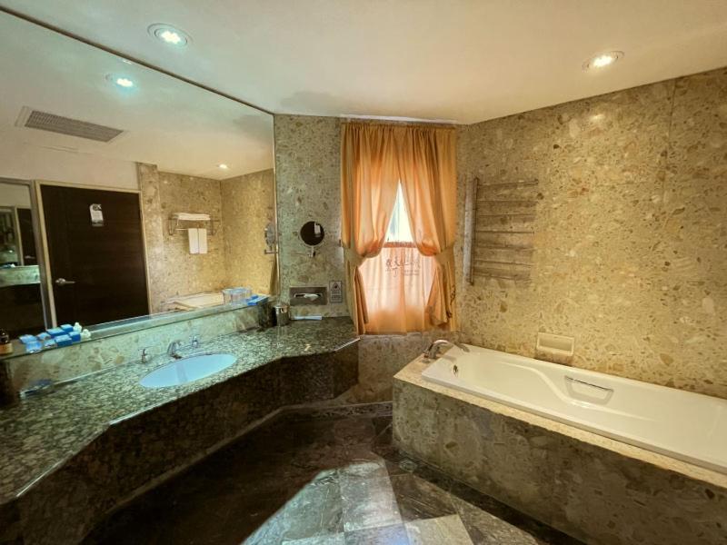 Swan Lake Villa Resort Нанвань Екстер'єр фото
